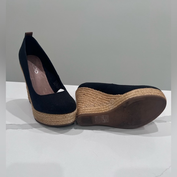 Womens closed toe heels by Aldo - Picture 3 of 3